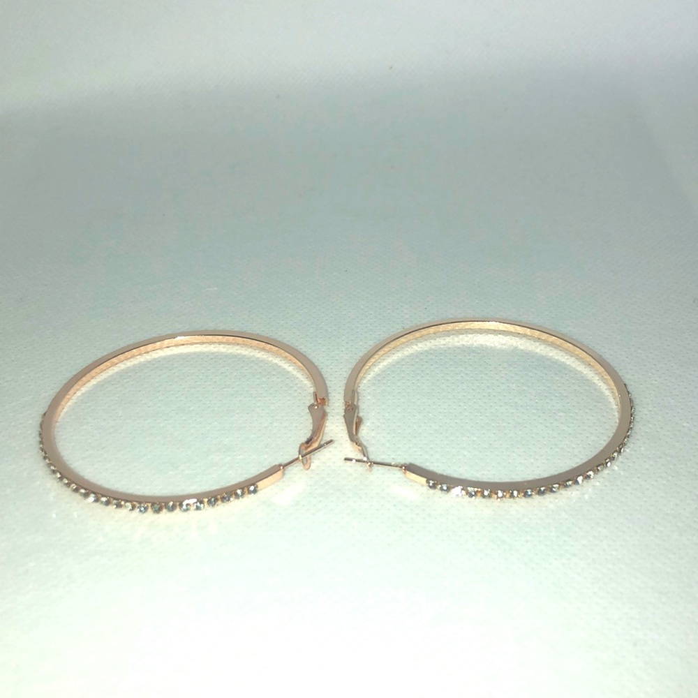 NEW!ROSE GOLD TONE HOOP EARRINGS